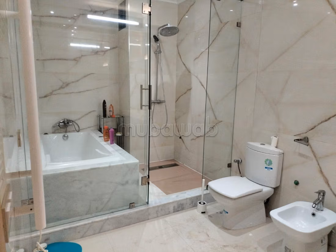 Magnifica villa in affitto a Harhoura. 7 camere confortevoli. Arredata