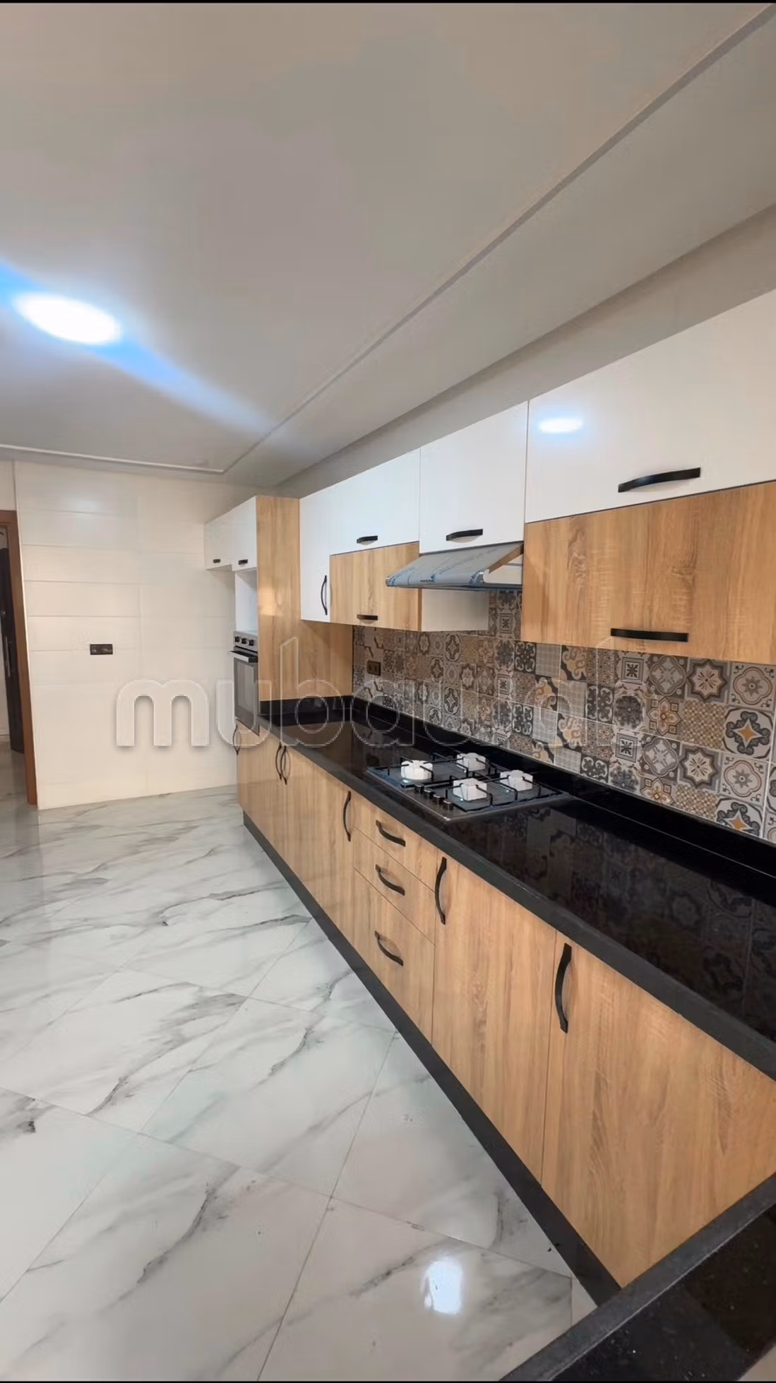 Vente d'un appartement à Bassatine. Surface totale 127 m². Porte sécurisée