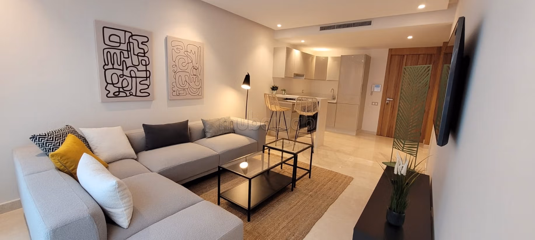 Bel appartement en location à Les princesses.
Surface totale 48 m².
Meublé