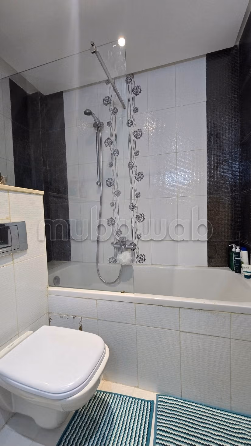 Bel appartement en location à Cité El Khalil. Surface totale 100 m². Meublé