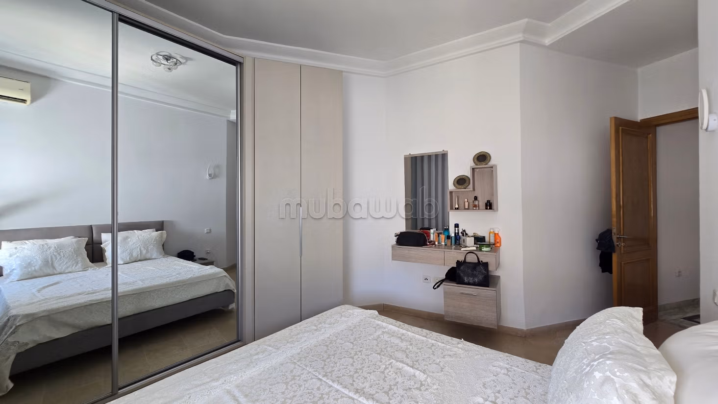Bel appartement en location à Cité El Khalil. Surface totale 100 m². Meublé