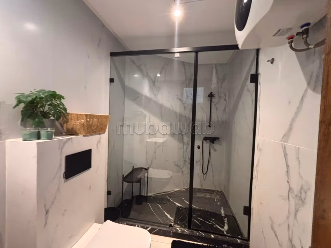 Studio meublé 3min CFC 
clim parking concierge
