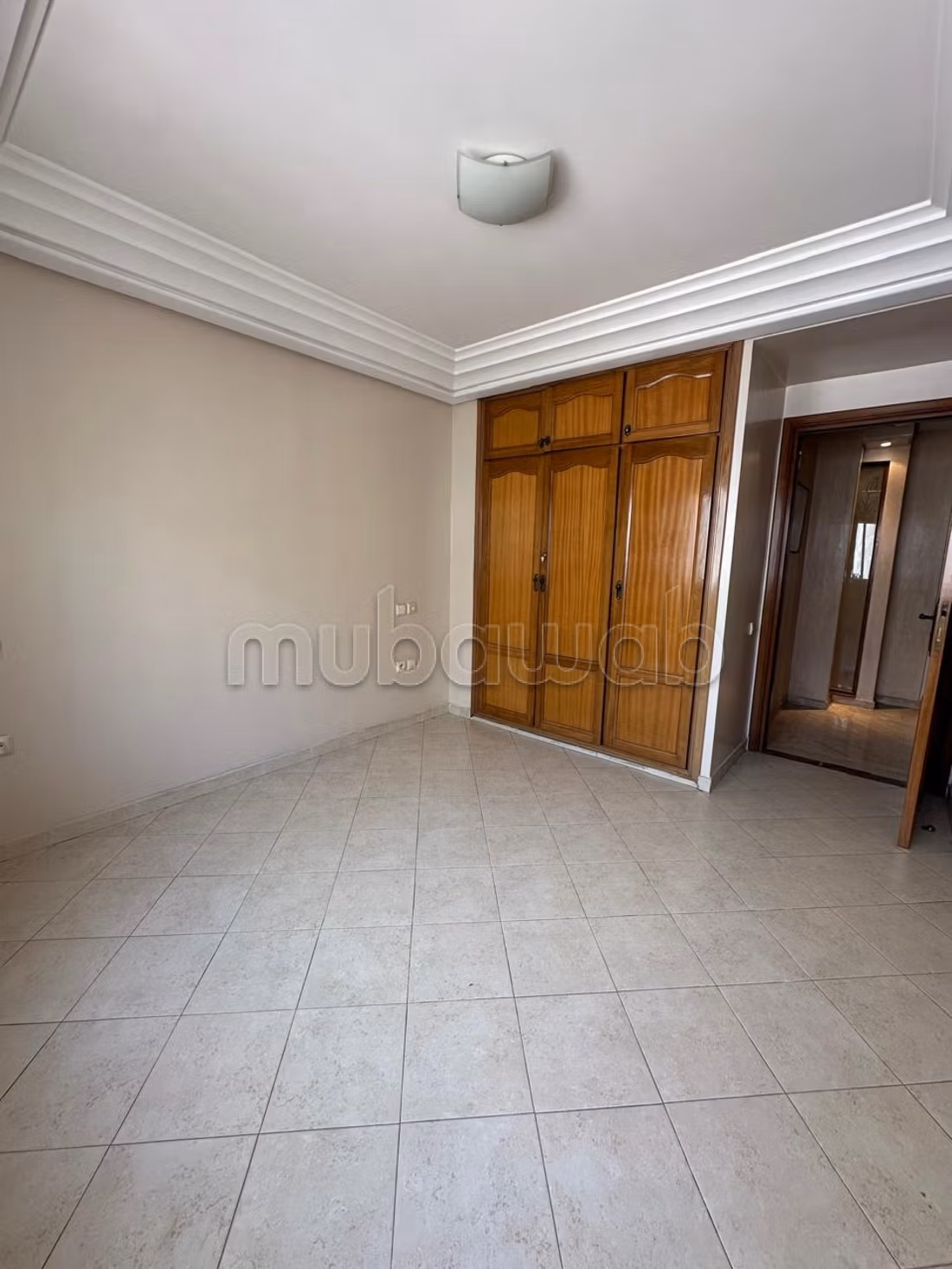 For rent - Beautiful empty apartment in the Golden Triangle, Casablanca