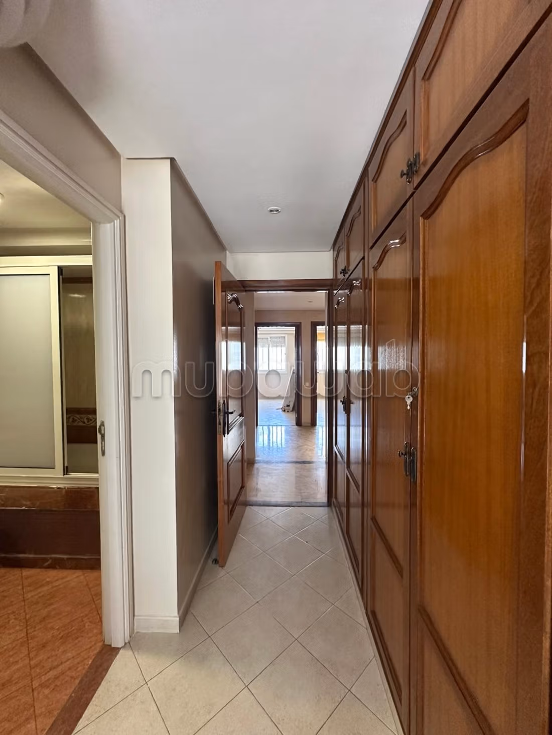 For rent - Beautiful empty apartment in the Golden Triangle, Casablanca