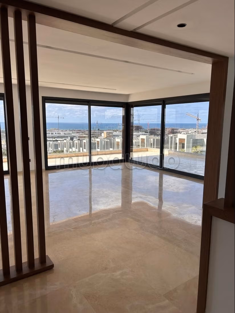 Exceptional apartment with panoramic sea view