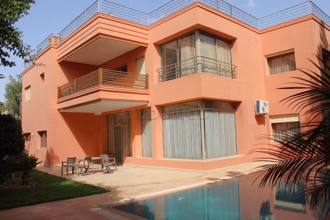Villa spaziosa in affitto vuota