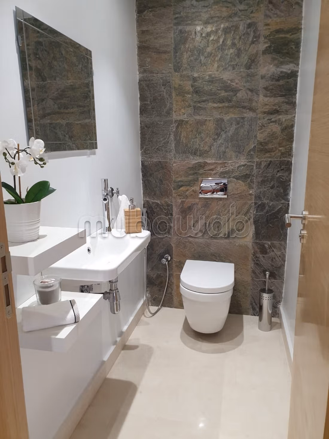 Louez cet appartement à Casablanca Finance City.
3 pièces.
Bien meublé — 3