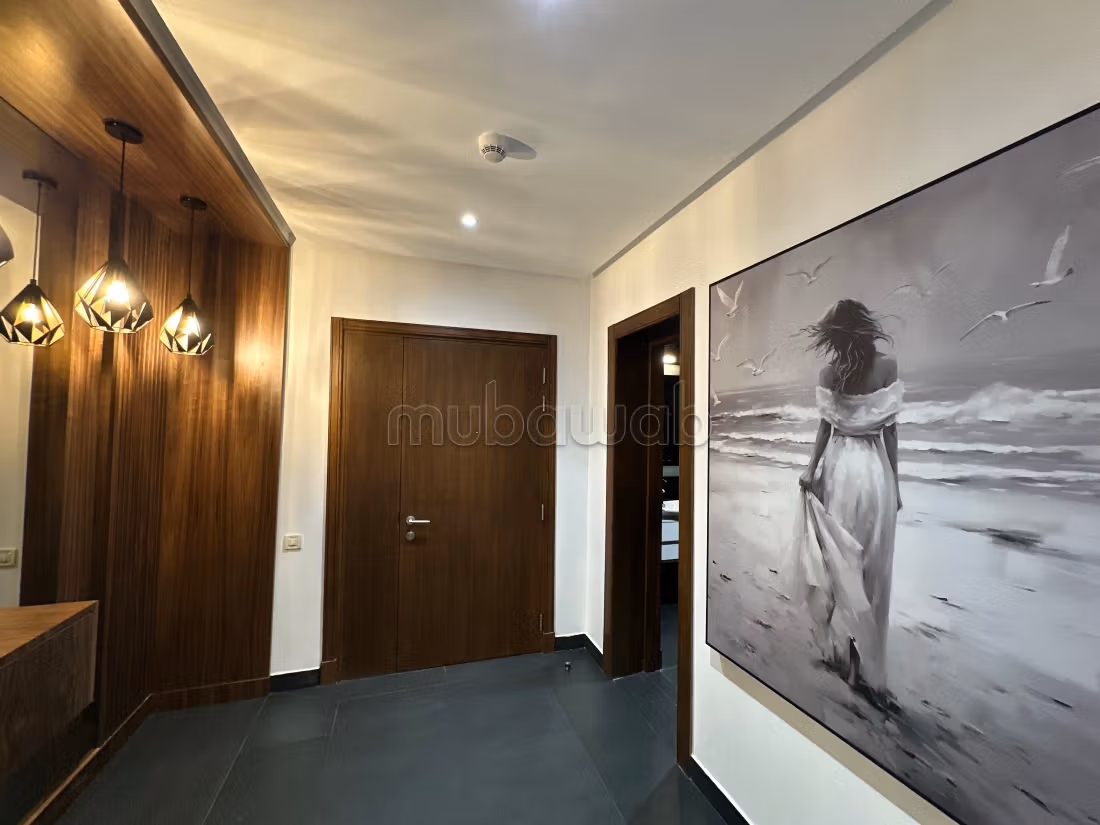 Grand appartement à louer à la Marina de Casablanca. 3 grandes pièces à vivre. Bien décoré — 2