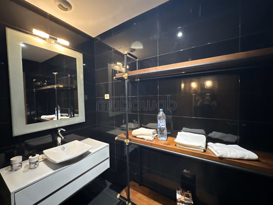 Grand appartement à louer à la Marina de Casablanca. 3 grandes pièces à vivre. Bien décoré — 3