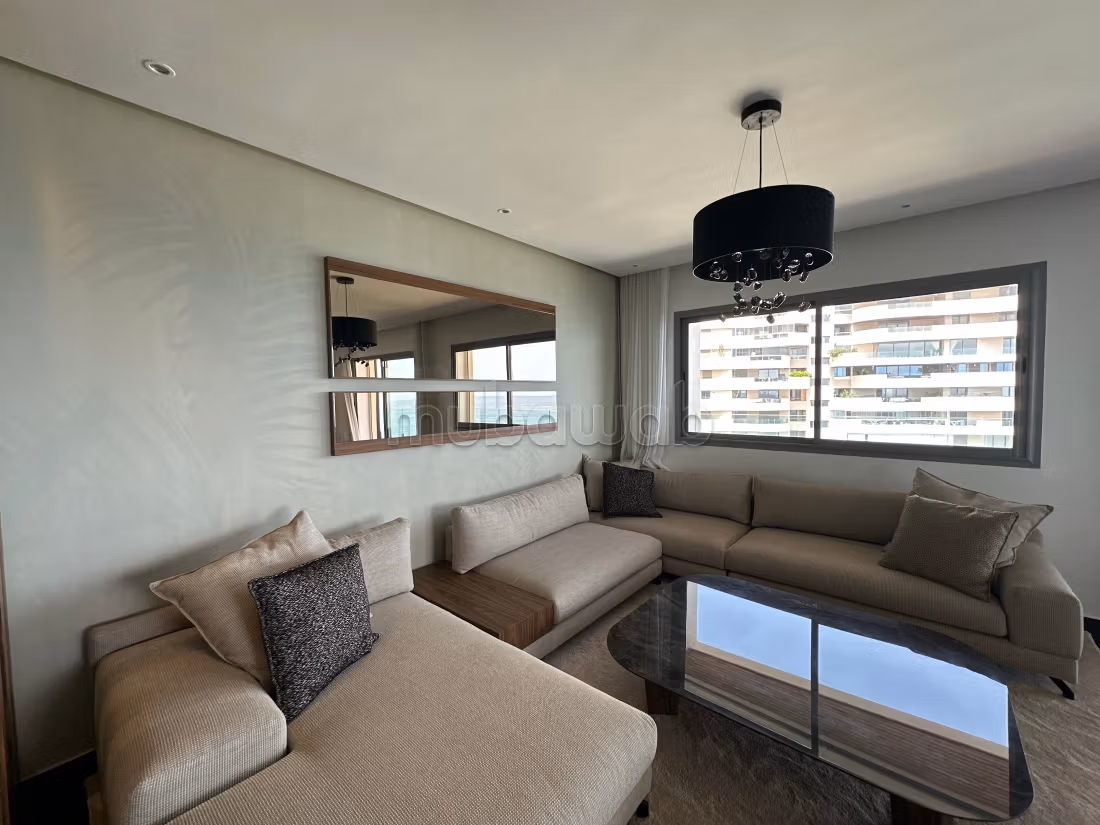 Grand appartement à louer à la Marina de Casablanca. 3 grandes pièces à vivre. Bien décoré — 4