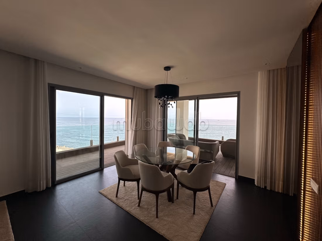 Grand appartement à louer à la Marina de Casablanca. 3 grandes pièces à vivre. Bien décoré — 5
