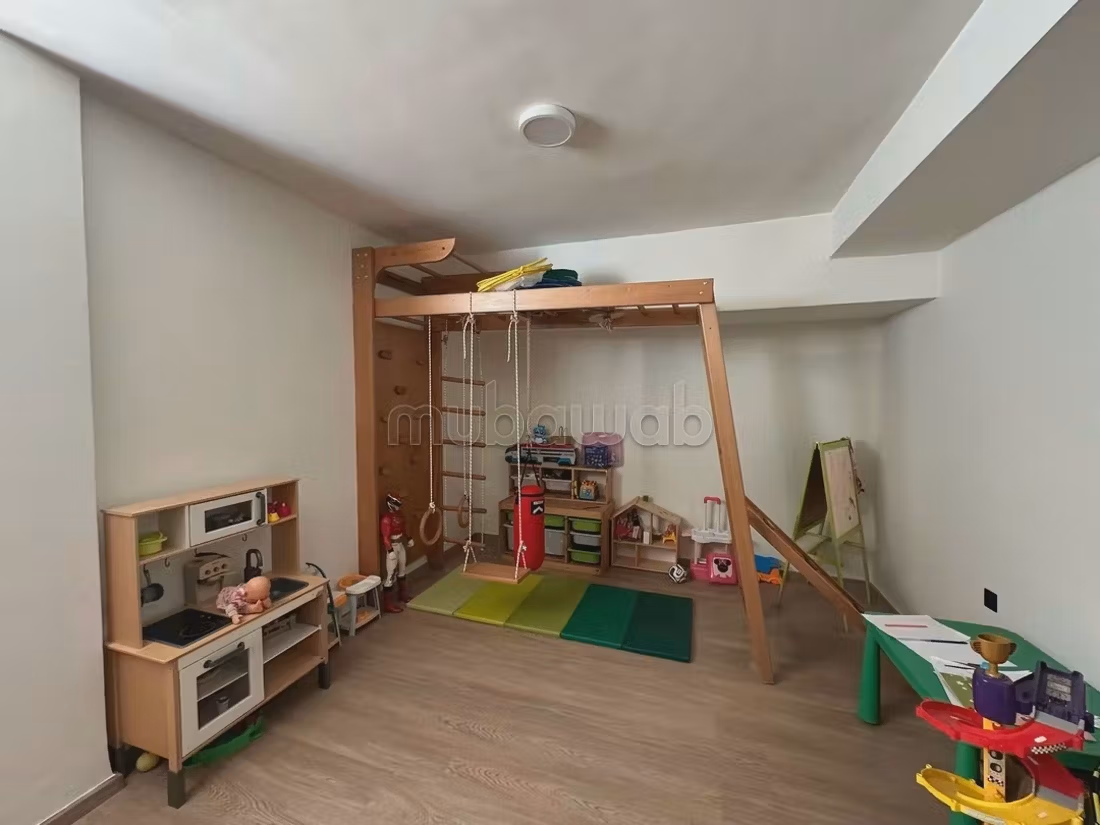 Magnificent villa for rent in Ain Diab Extension. 3 large rooms. Secured door and central heating