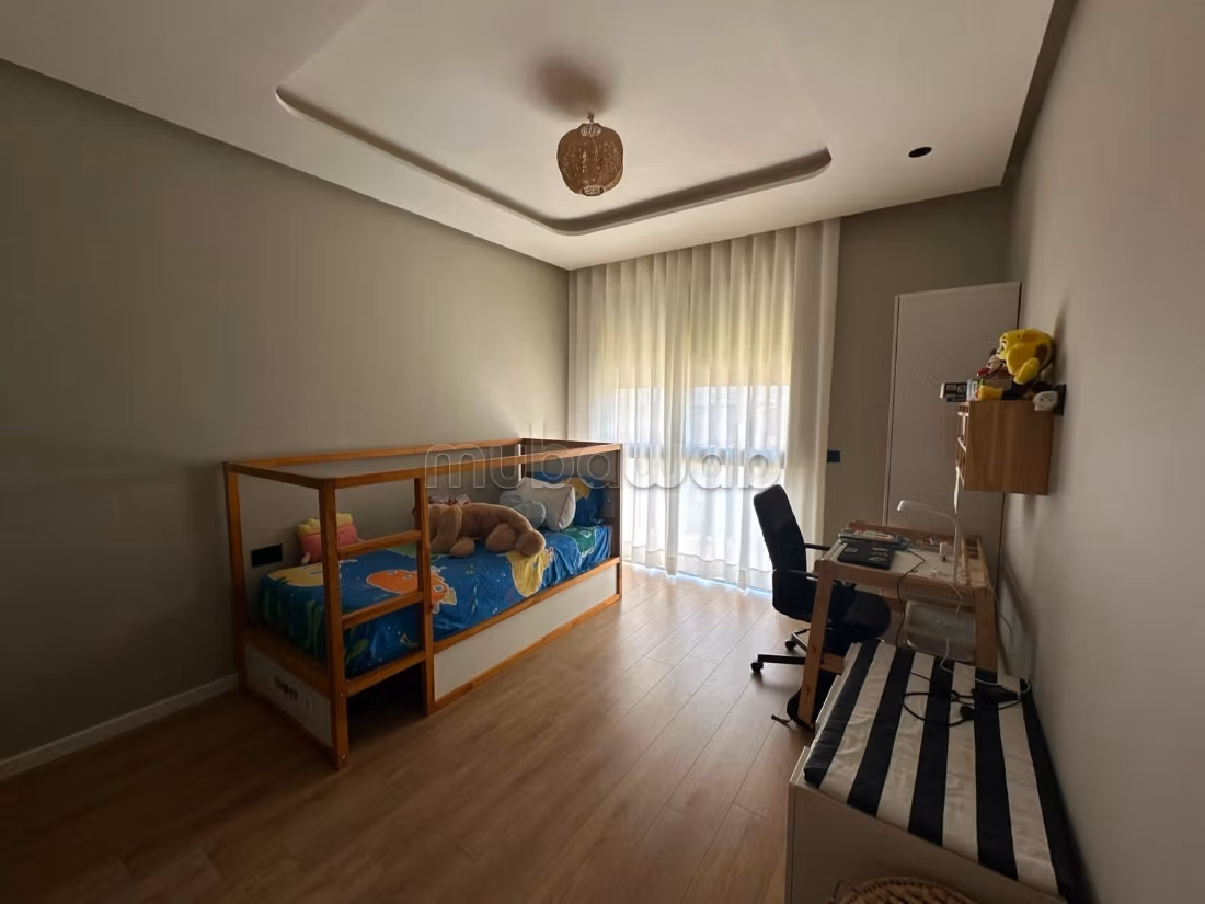 Magnificent villa for rent in Ain Diab Extension. 3 large rooms. Secured door and central heating