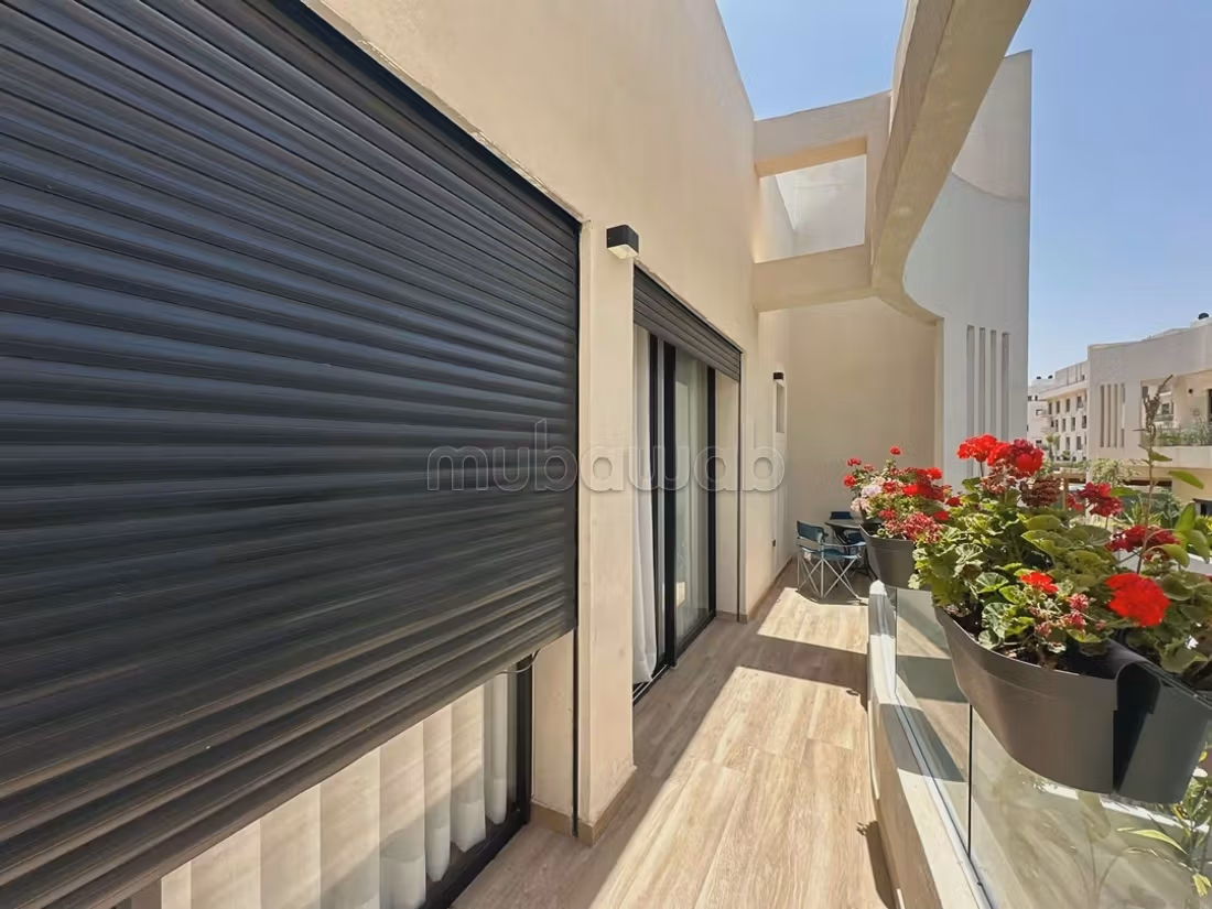 Magnificent villa for rent in Ain Diab Extension. 3 large rooms. Secured door and central heating