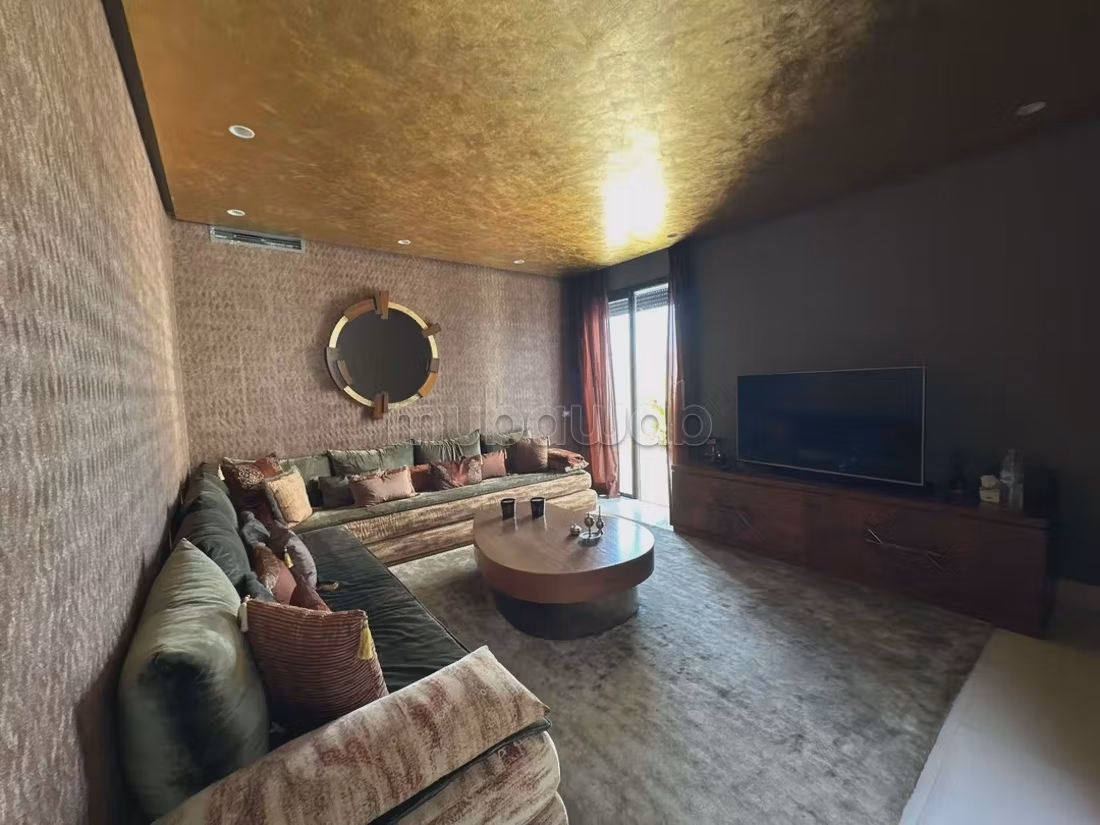 Apartment for sale in Triangle d'Or. Small area 241 m². With lift and terrace — 4