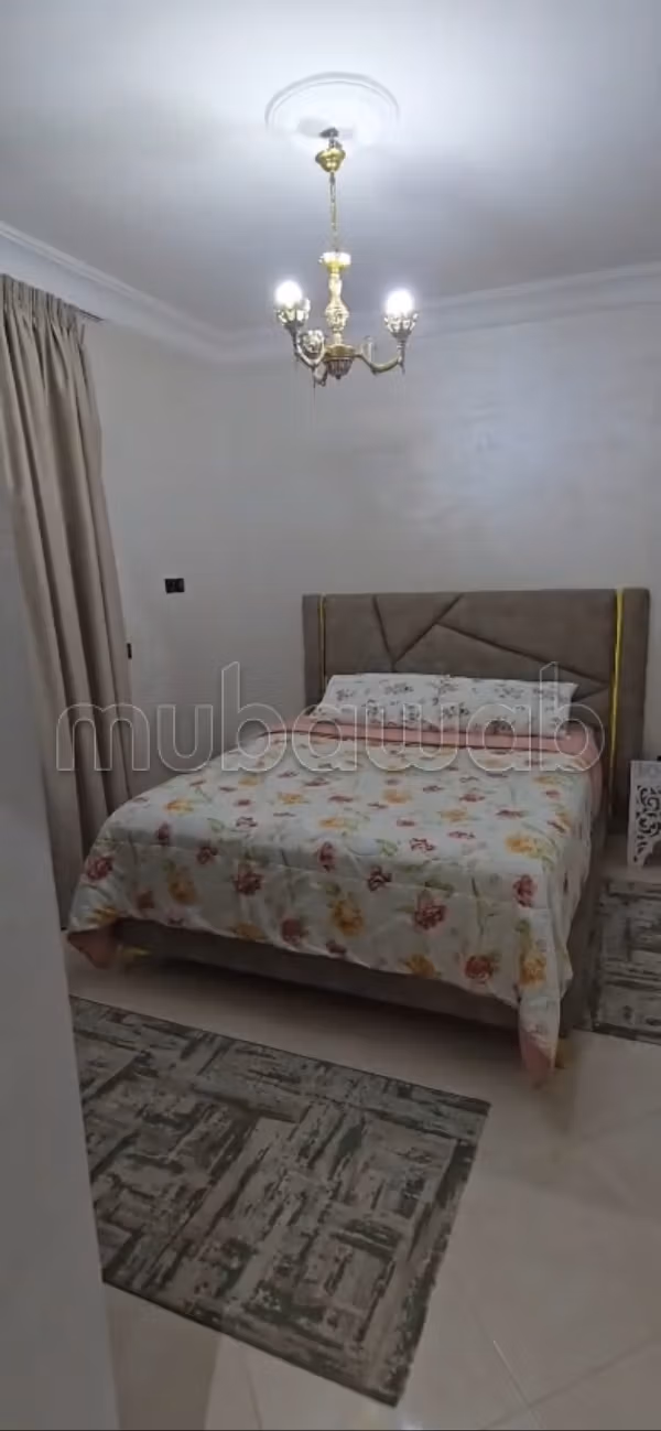 Location d'un appartement à Mesnana.
Superficie 85 m².
Cuisine entièrement équipée