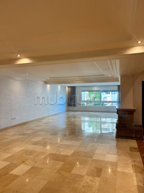 Ruim appartement van zeer hoge standaard te huur