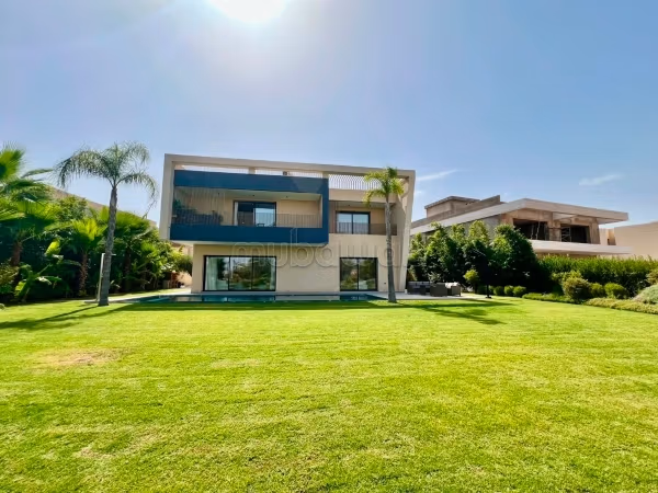 Luxurious villa on golf 5 rooms Tahanaoute road