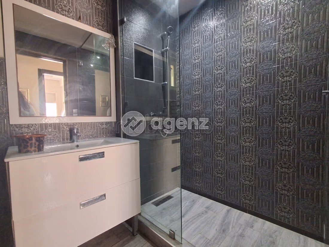Appartement à louer 200 m², 3 chambres Les hôpitaux Casablanca