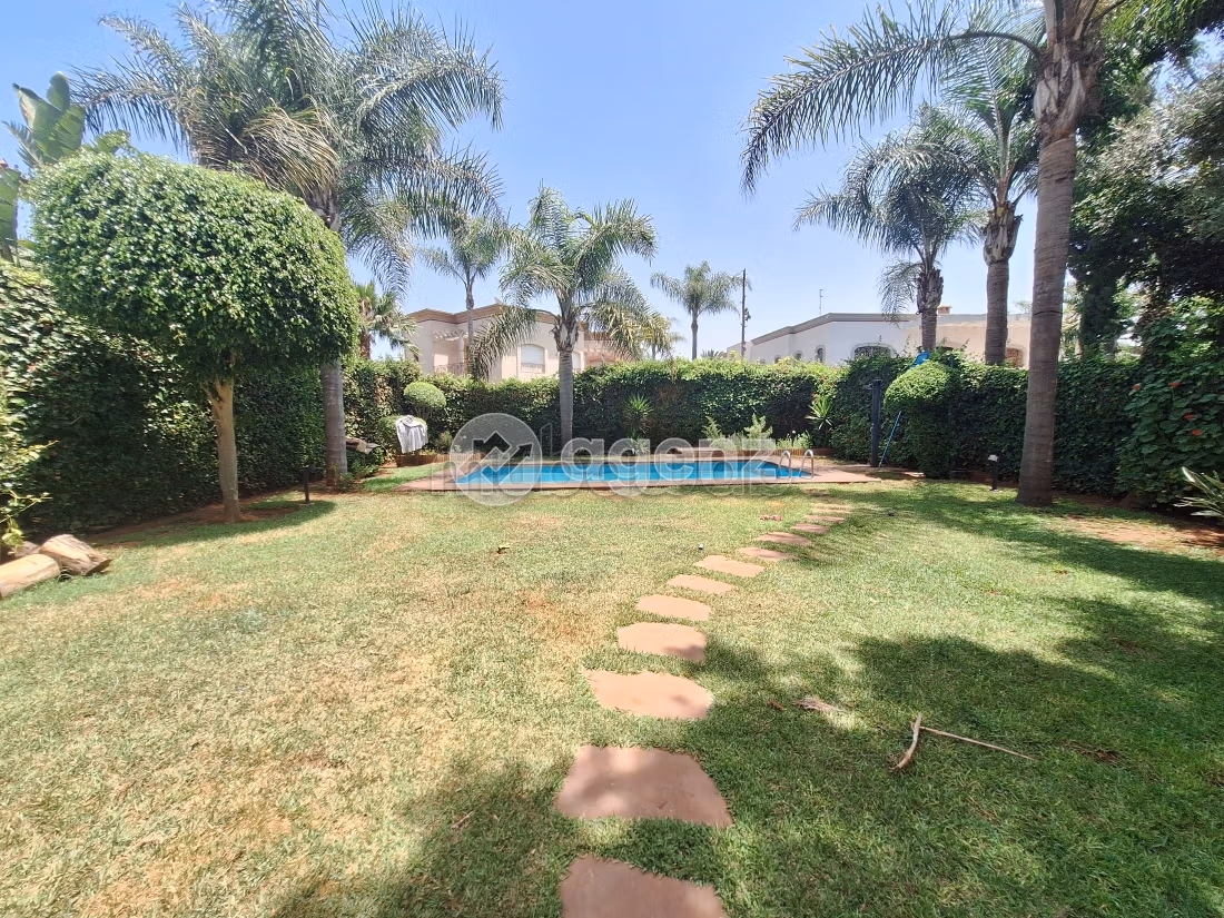 Villa in affitto 566 m², 4 camere Inara Casablanca
