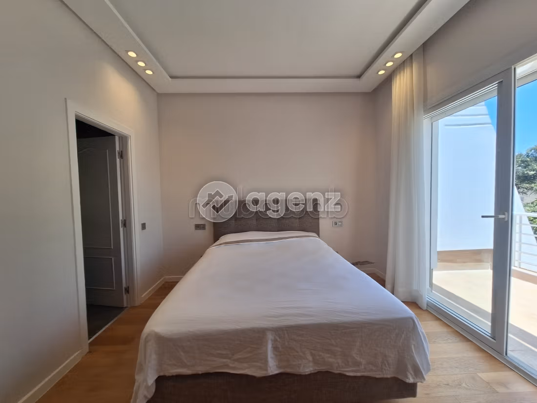 Villa in affitto 566 m², 4 camere Inara Casablanca