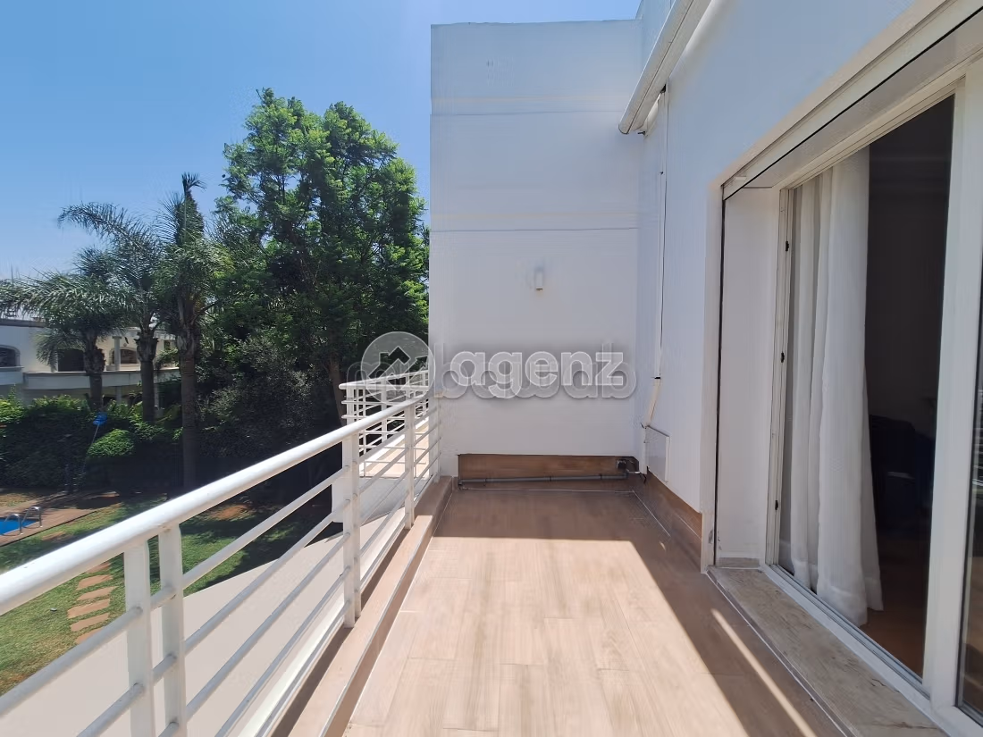 Villa in affitto 566 m², 4 camere Inara Casablanca