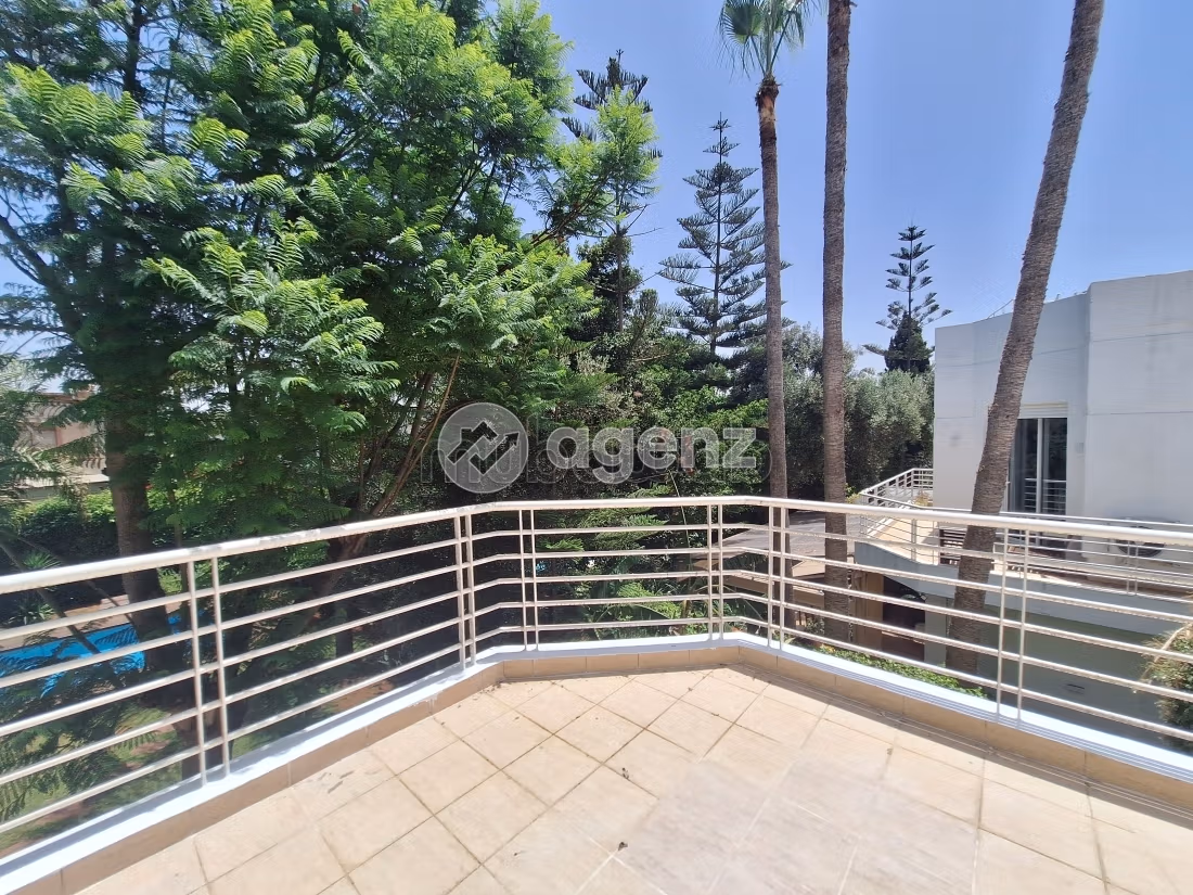 Villa in affitto 566 m², 4 camere Inara Casablanca
