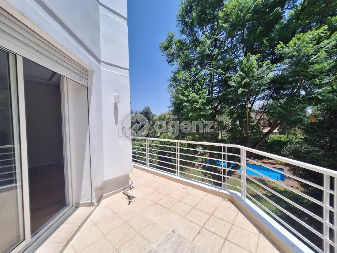 Villa in affitto 566 m², 4 camere Inara Casablanca