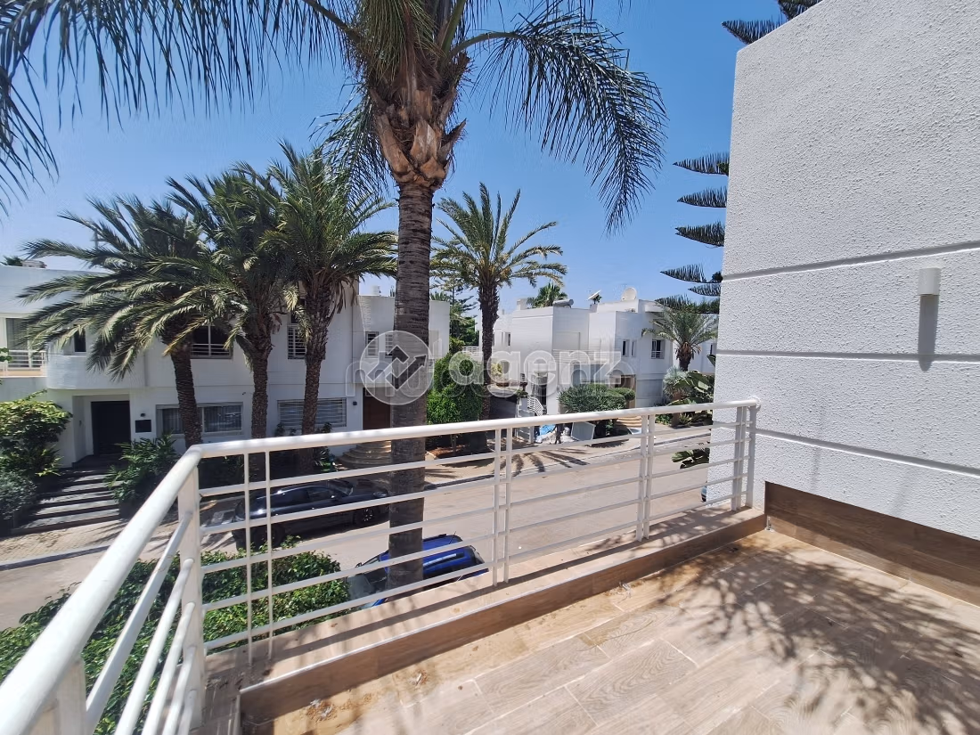 Villa in affitto 566 m², 4 camere Inara Casablanca