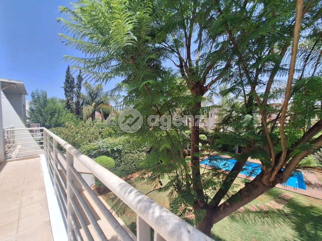 Villa in affitto 566 m², 4 camere Inara Casablanca