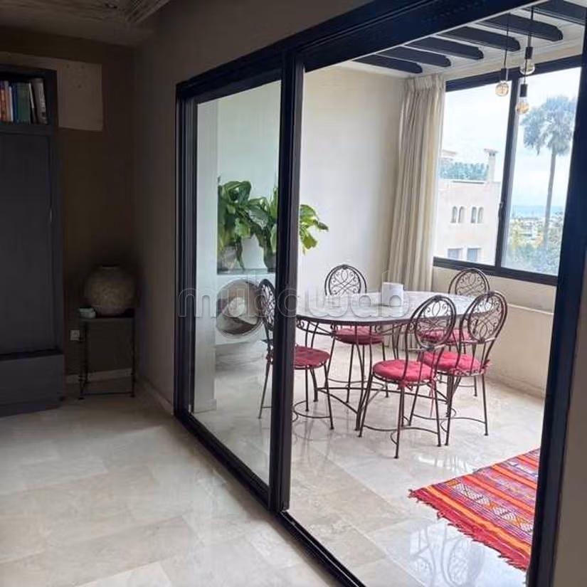 Appartamento in Affitto di 199.0 m² a Casablanca, Ain Diab