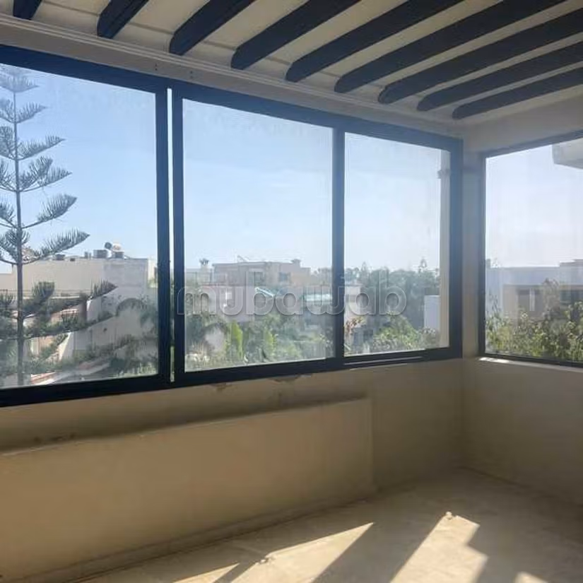 Appartamento in Affitto di 199.0 m² a Casablanca, Ain Diab