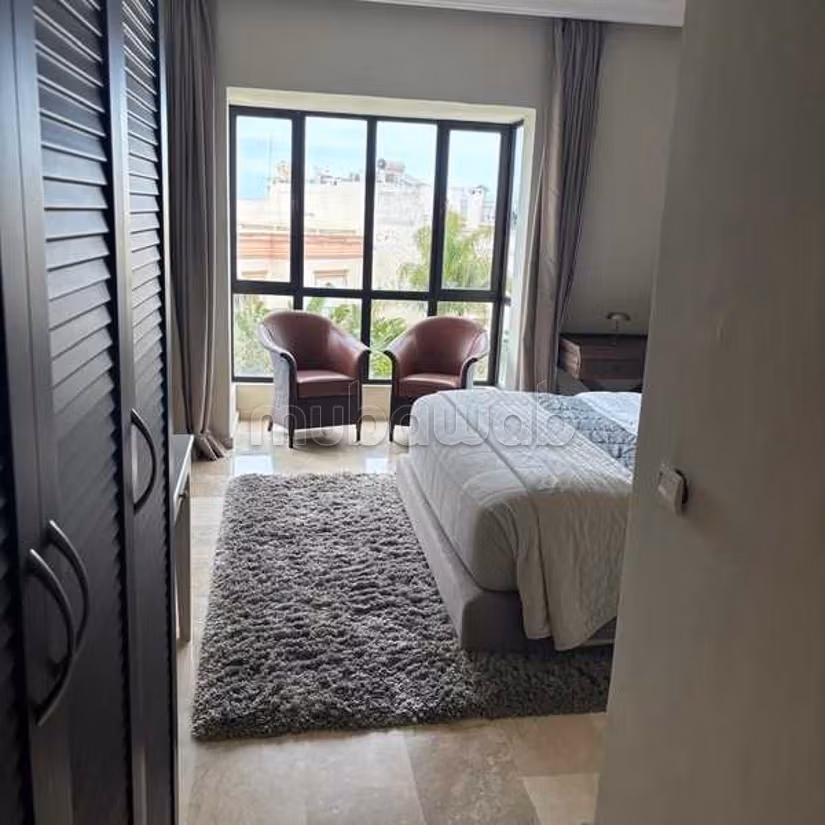 Appartamento in Affitto di 199.0 m² a Casablanca, Ain Diab