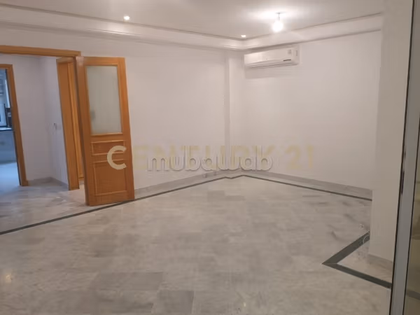 For sale an S3 apartment in Ennasr 2