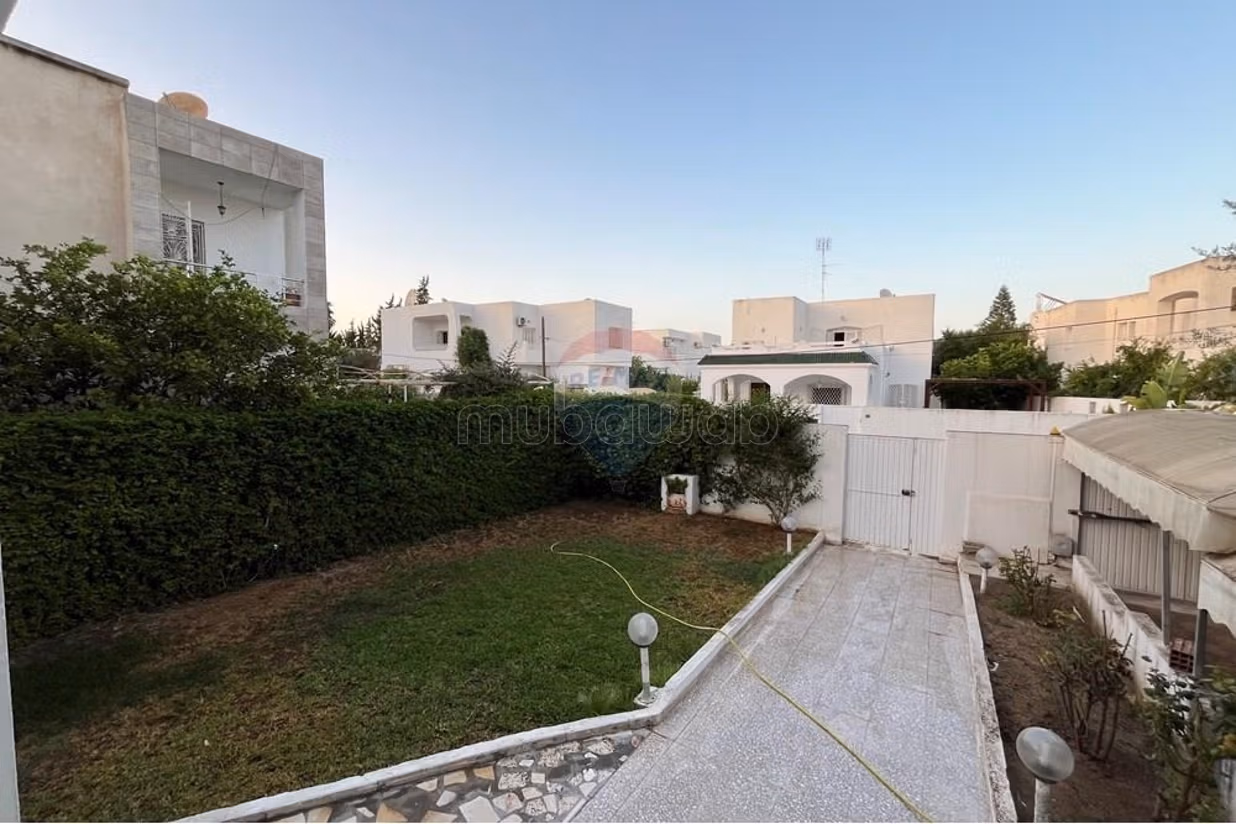In Vendita Villa di 518 m² a El Manar 3