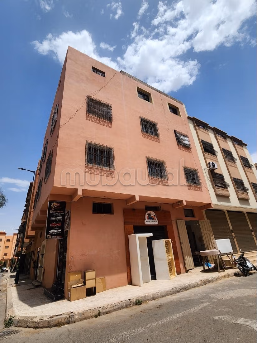À vendre un immeuble bien situé à Azzouzia — 2