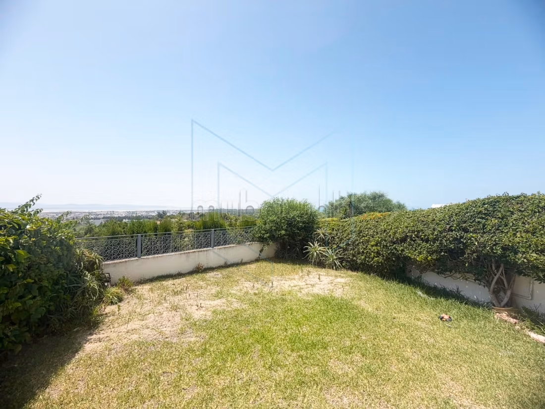 Duplex S2 for rent empty at Golden Tulip