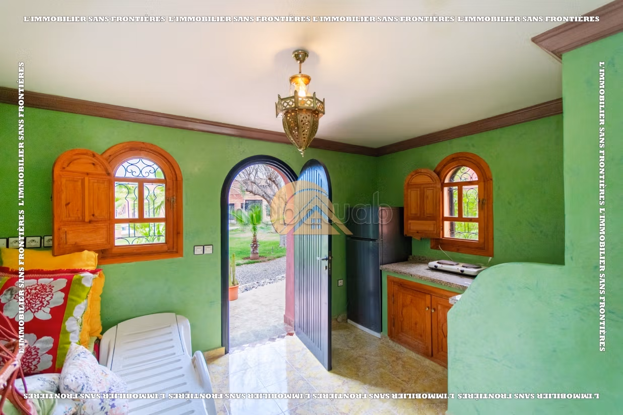 Private villa te koop aan de Route de Fès, Marrakesh – 5.000 m² grond / 1.000 m² woonruimte