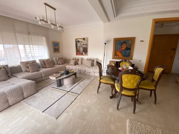 Appartamento di lusso di 133 m² in vendita – Residenza sicura con piscina