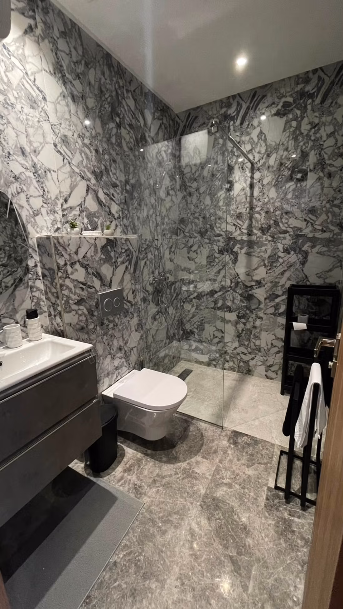 New furnished studio for rent – Oasis, Route El Jamiaa