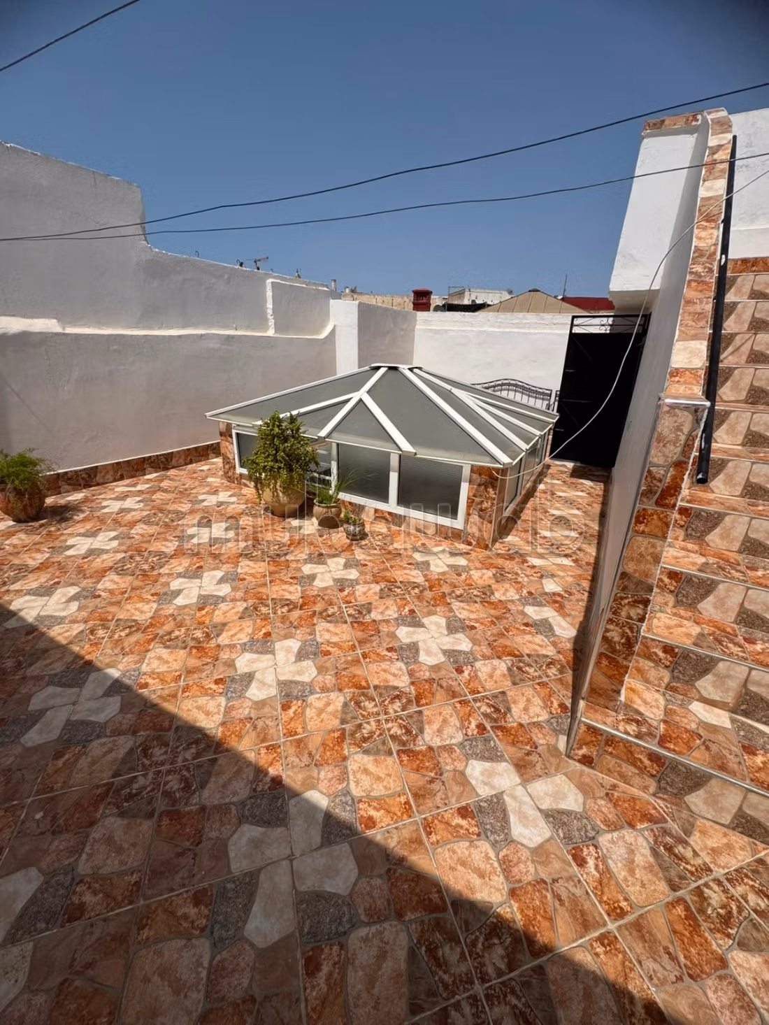 Prachtige riad te koop in Medina. 3 grote kamers. Wasmachine