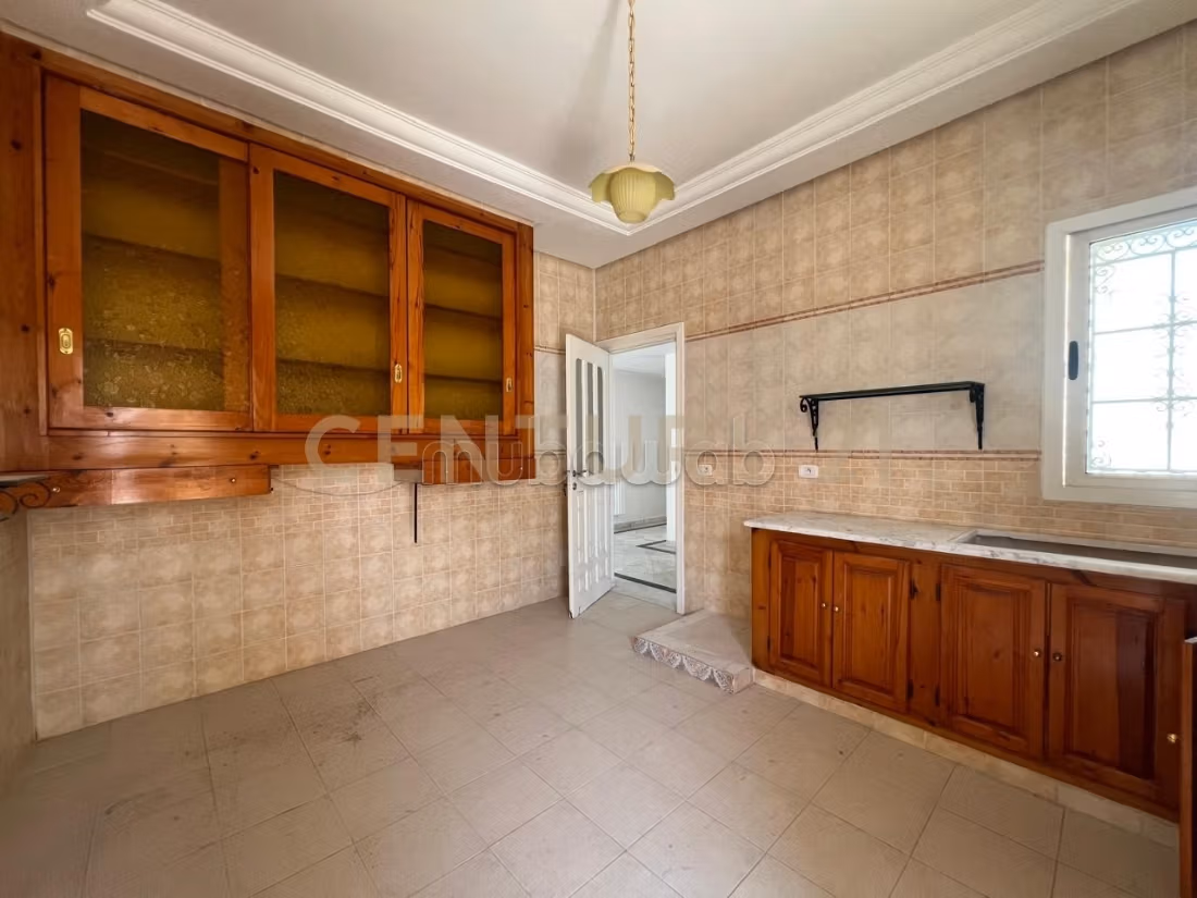 À VENDRE – Villa à rénover à Cité Ennozha