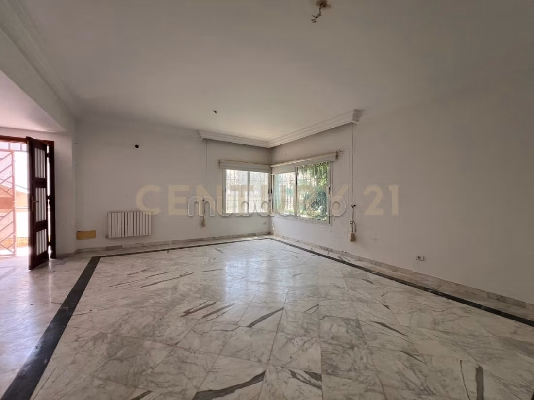 À VENDRE – Villa à rénover à Cité Ennozha