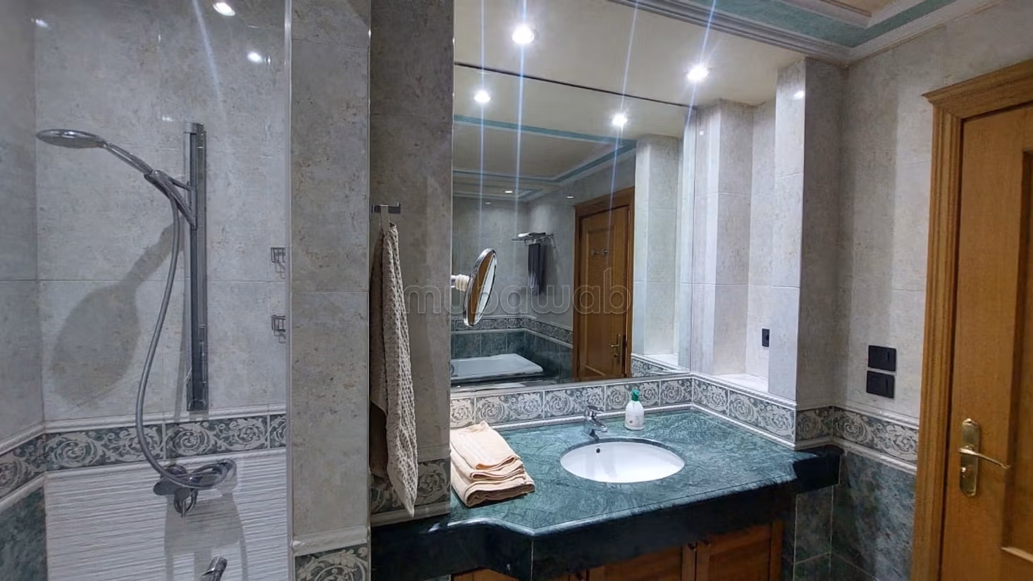 Appartement 240 m² à Bourgogne Est — 26