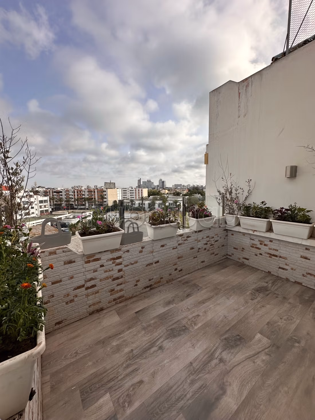 Appartement en location à Anfa.
3 pièces confortables.
Cheminée et concierge — 2