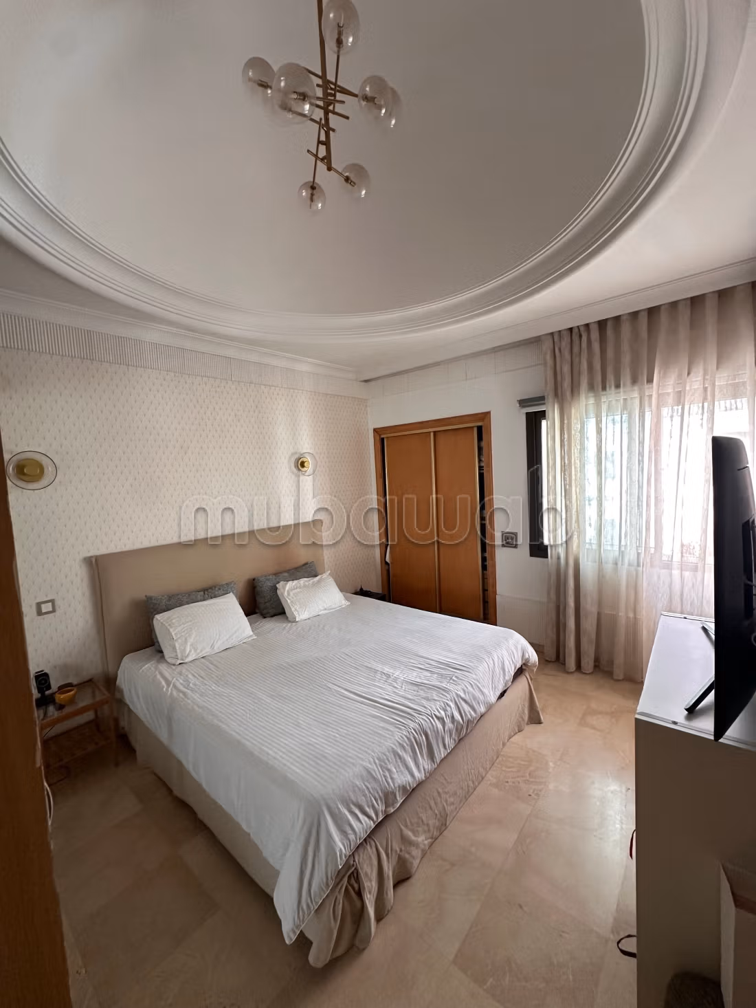 Appartement en location à Anfa.
3 pièces confortables.
Cheminée et concierge — 4