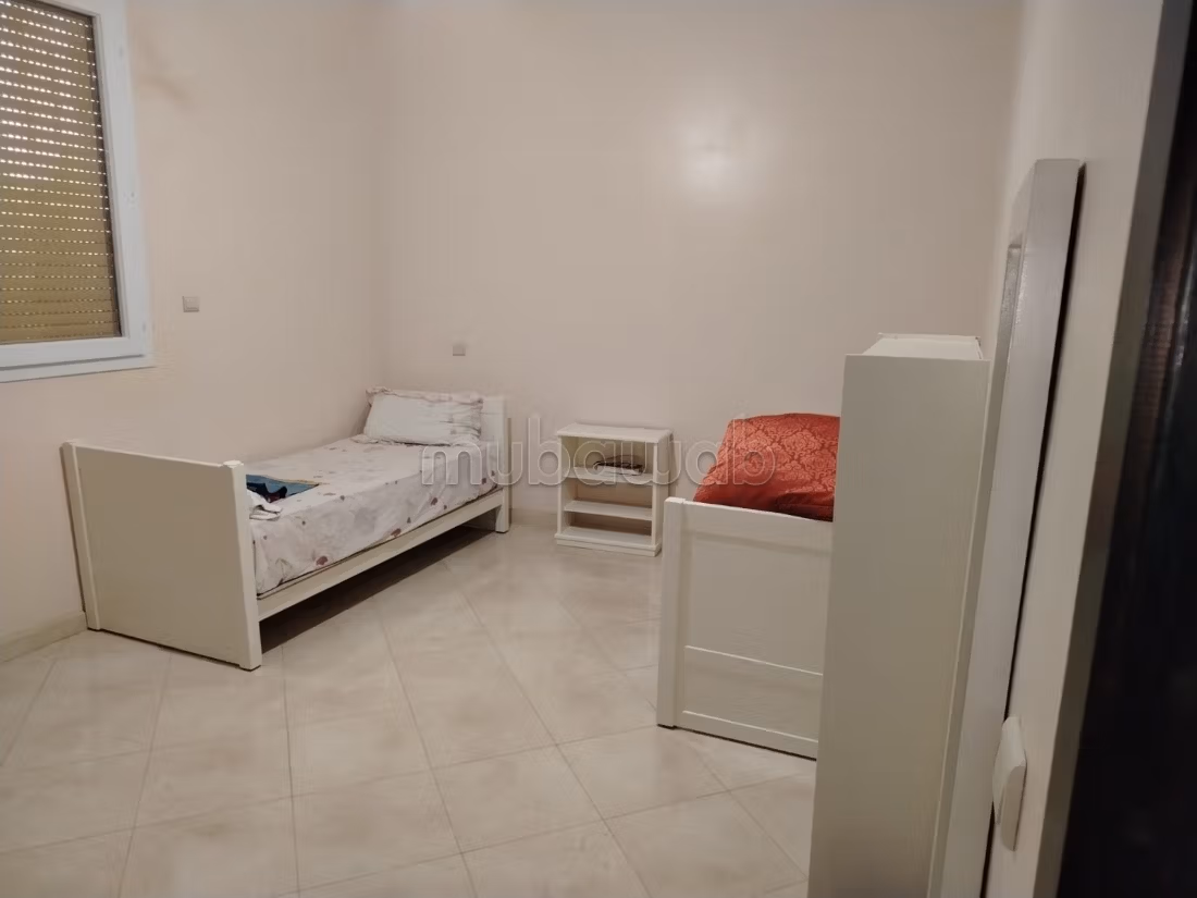 Location saisonnière villa haut standing à Drargua. 2 pièces confortables. Antenne parabolique et Porte blindée