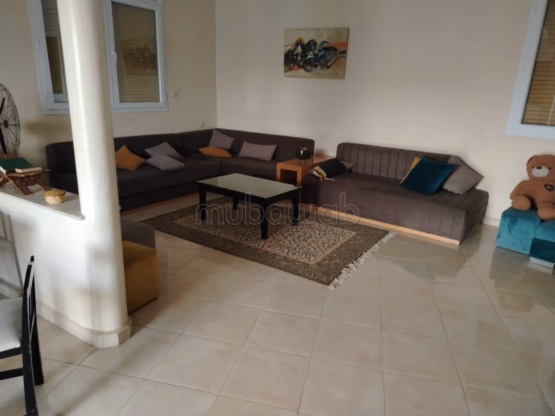 Location saisonnière villa haut standing à Drargua. 2 pièces confortables. Antenne parabolique et Porte blindée