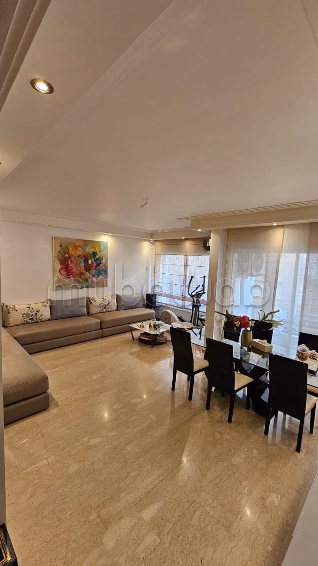 Opportunité à saisir – Spacieux appartement de 158 m² avec terrasse, 2 façades et 4 balcons