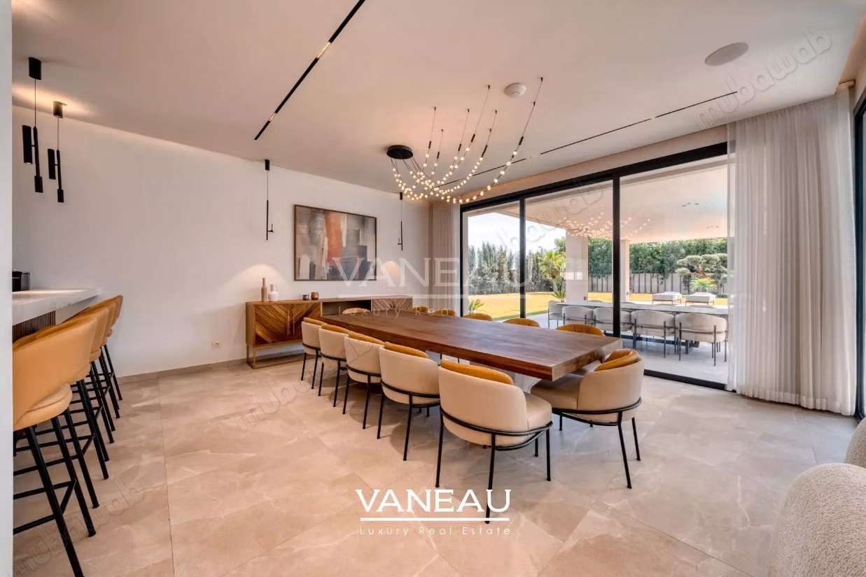 Villa contemporaine avec piscine et vue sur l’Atlas